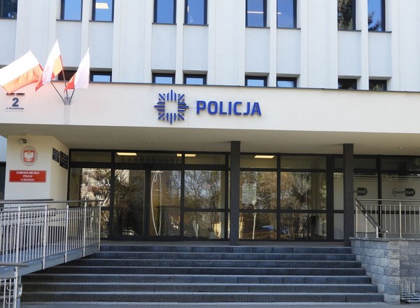 Rowerzysta nietrzeźwy i kierowca z zakazem złapani przez patrol policji