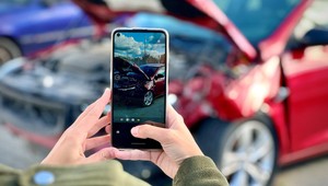 Nagrał skutki wypadku, a film umieścił w internecie. Grozi mu więzienie