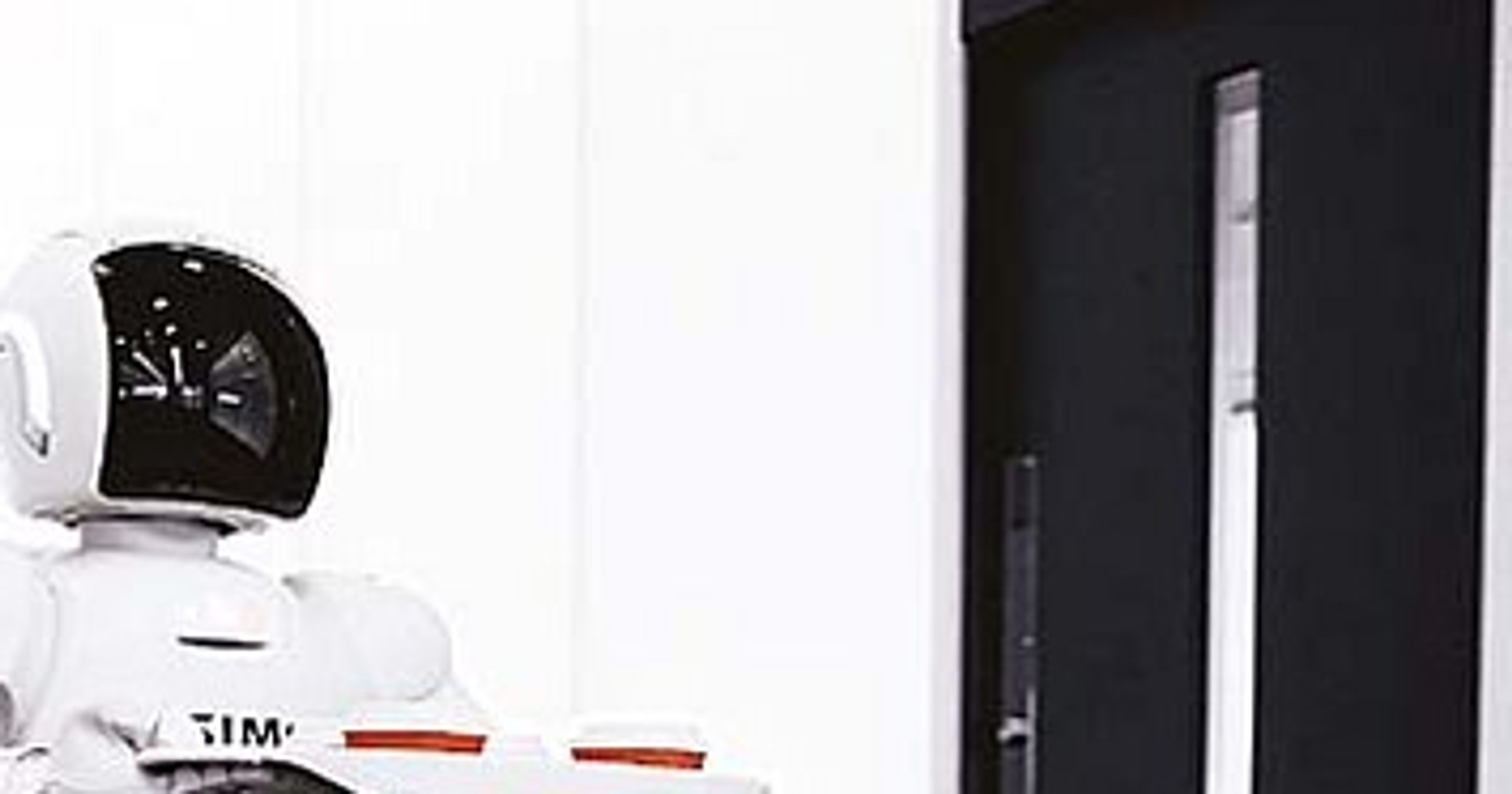 Asimo potrafi już nosić filiżanki