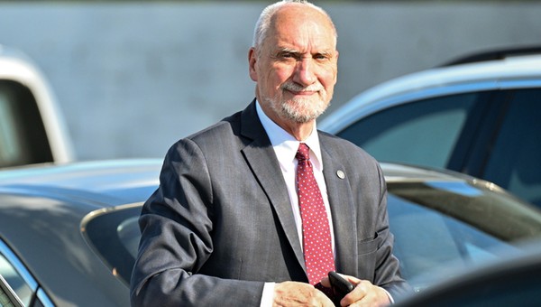 Czy Antoni Macierewicz może jeździć, mimo 30 punktów karnych na koncie? Wkrótce nie będzie mu do śmiechu