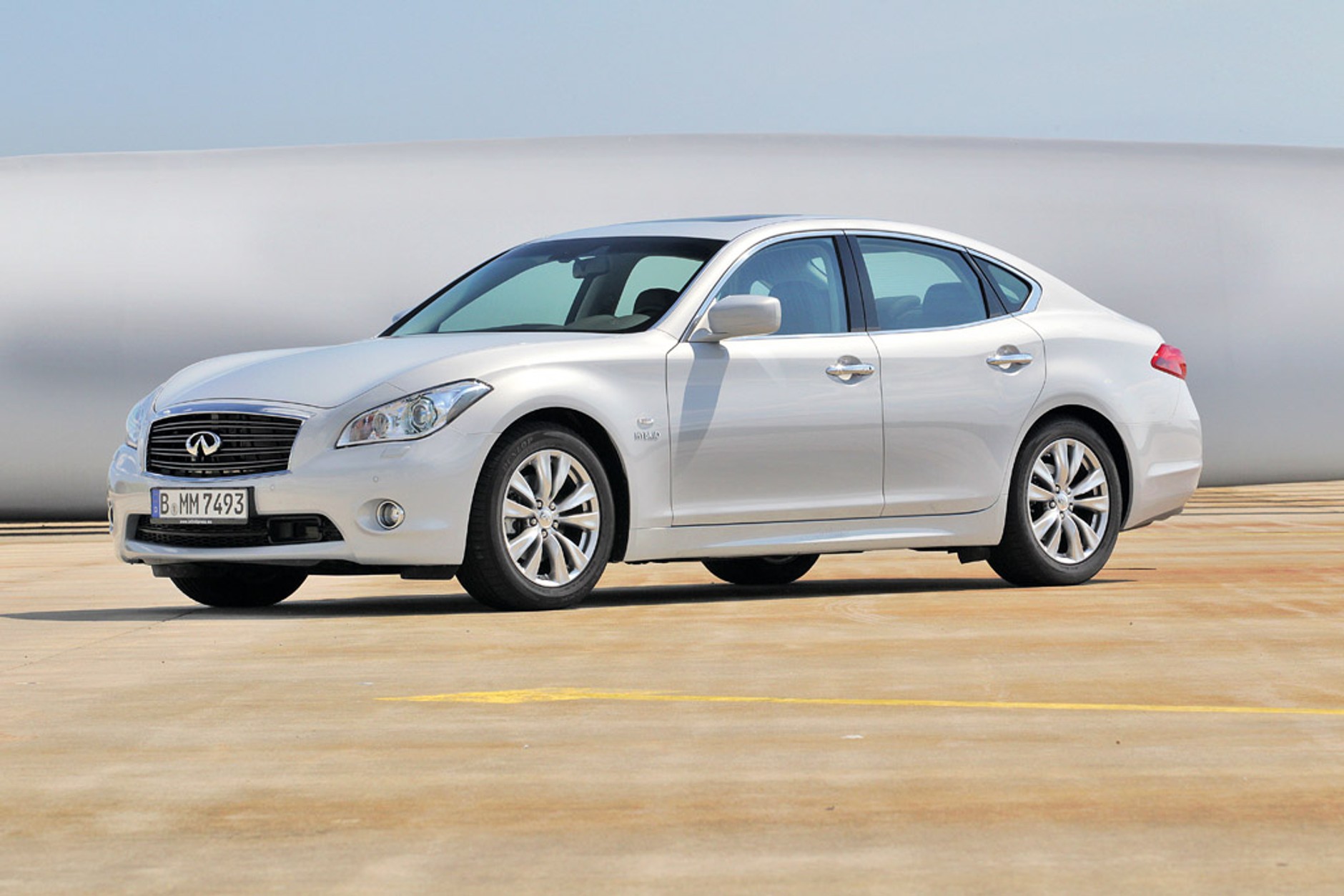 Infiniti M35h: oszczędzanie może być przyjemne