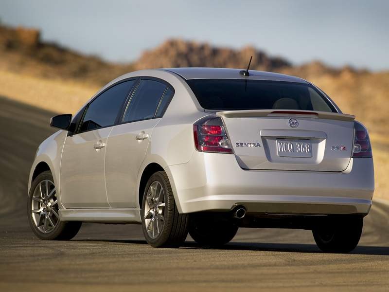 Nissan Sentra SE-R – kompaktowy i drapieżny