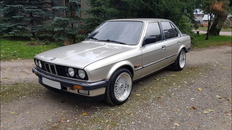 Marcin Prokop sprzedaje BMW E30