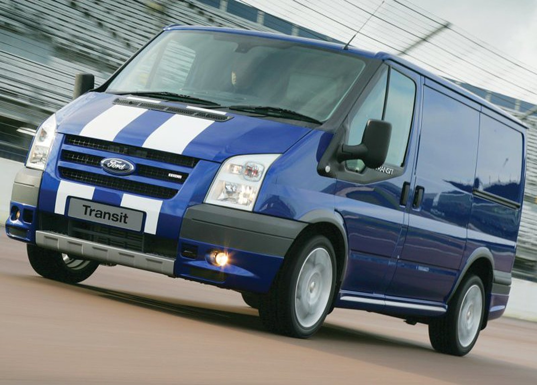 Ford Transit SportVan: dostawczak z ekstra wyglądem