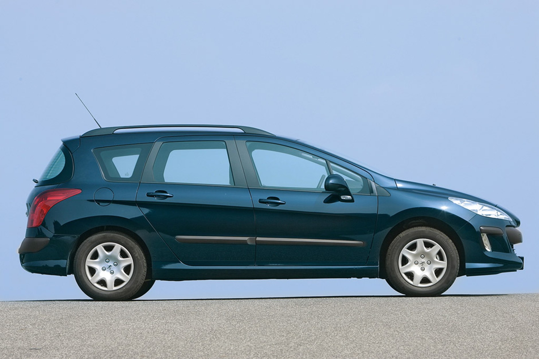 Które auto ma największy rozstaw osi?