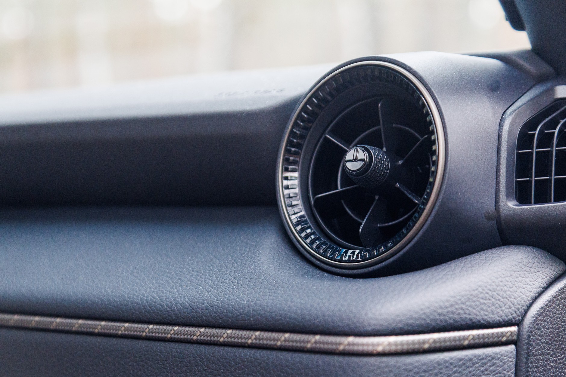 Jeep Wrangler vs Toyota Land Cruiser