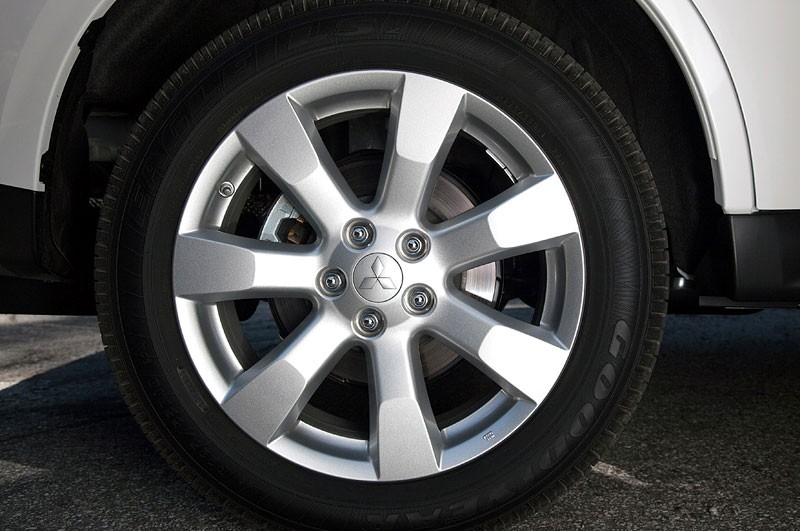 Mitsubishi Outlander GT dostane pohon S-AWC z Lanceru Evolution