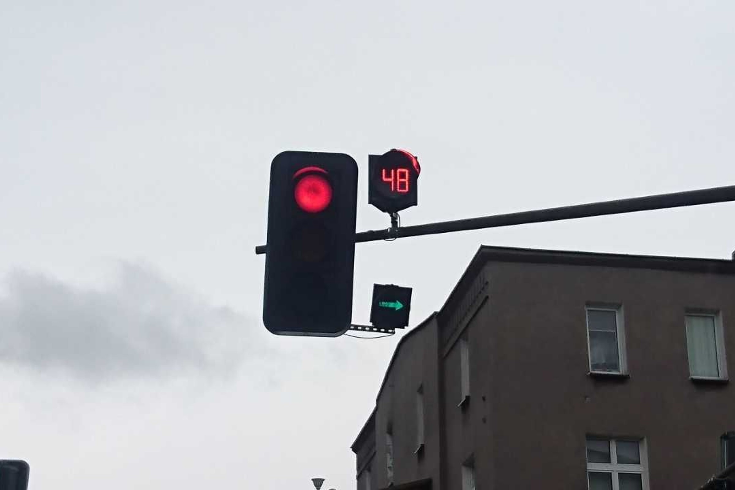 Już nikt nie miałby wymówki. Senator chce sekundników na światłach przy systemach Red Light