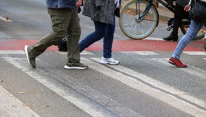 Co zmienia wyspa na przejściu dla pieszych w kwestii pierwszeństwa? Decyduje o  mandacie