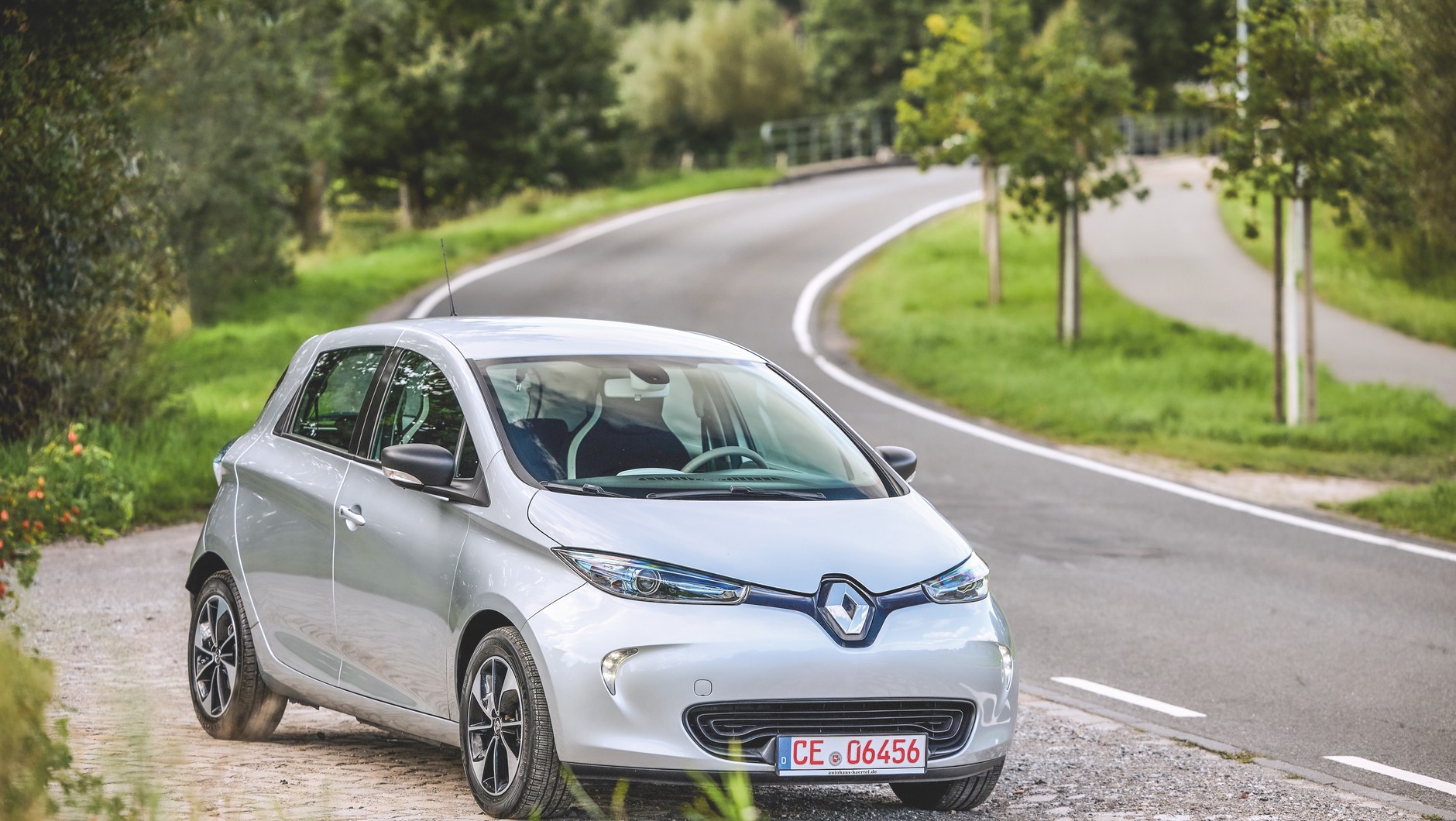 Renault Zoe: nawet wersja sprzed liftingu wygląda wciąż nowocześnie