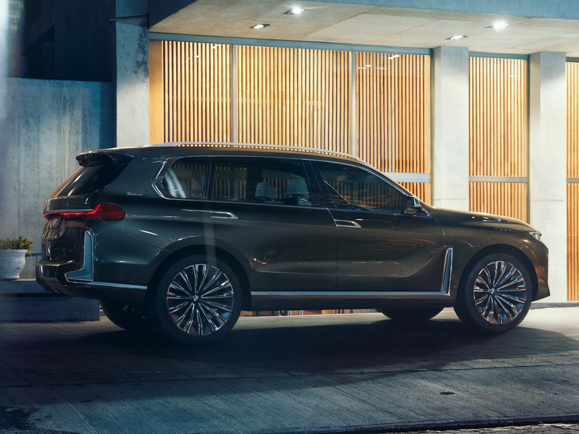 BMW X7 – odpowiedni rywal dla Bentleya?