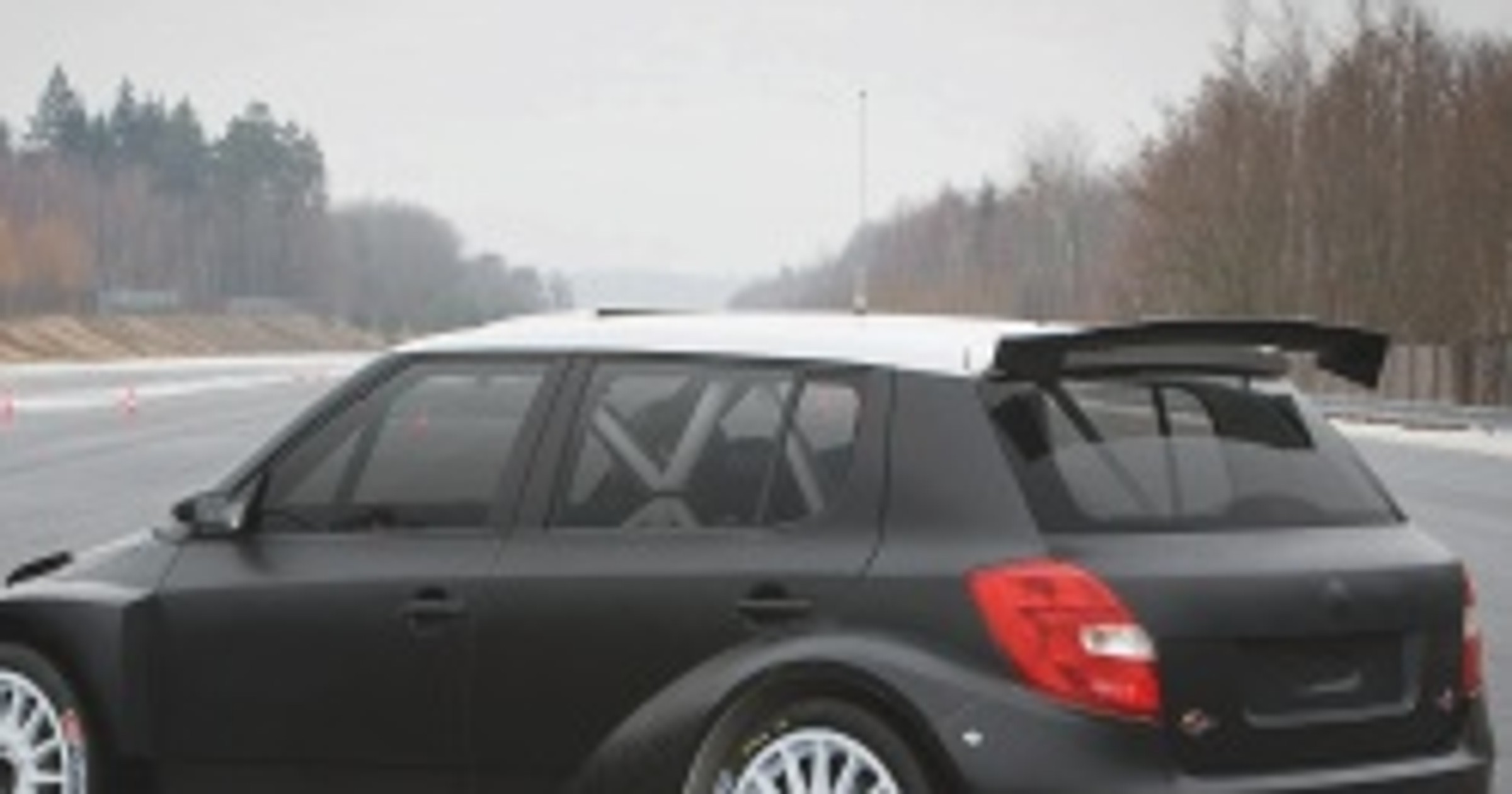 Škoda Fabia S2000: test na torze w Běléj