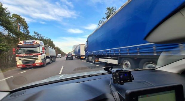 Białoruś odpowiada na unijne sankcje dotyczące transportu. Sytuacja na granicy