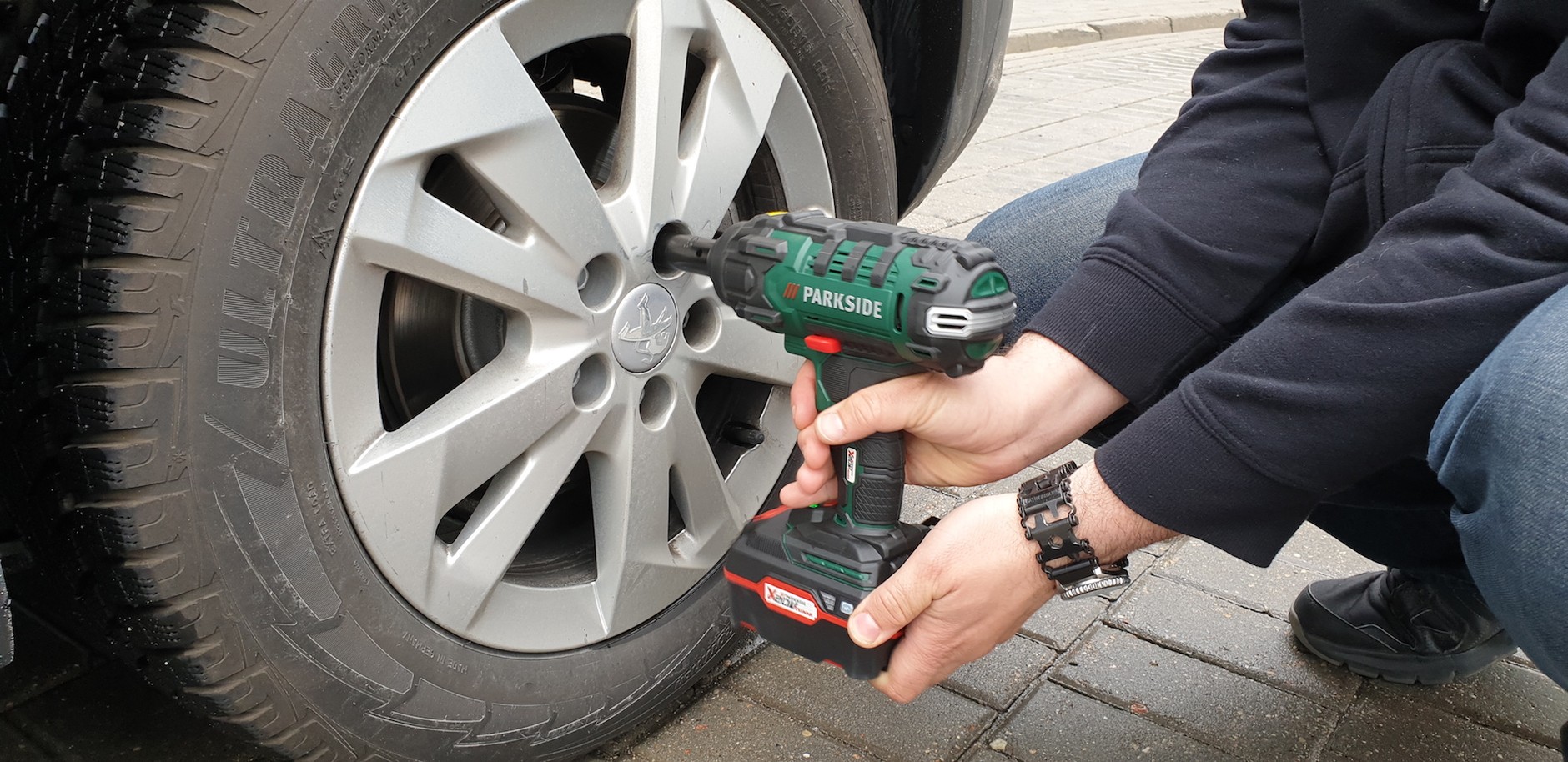 KLucz udarowy Parkside odkręca śruby, które nie są mocno zapieczone. Na te bardziej oporne nie ma wystarczającej mocy