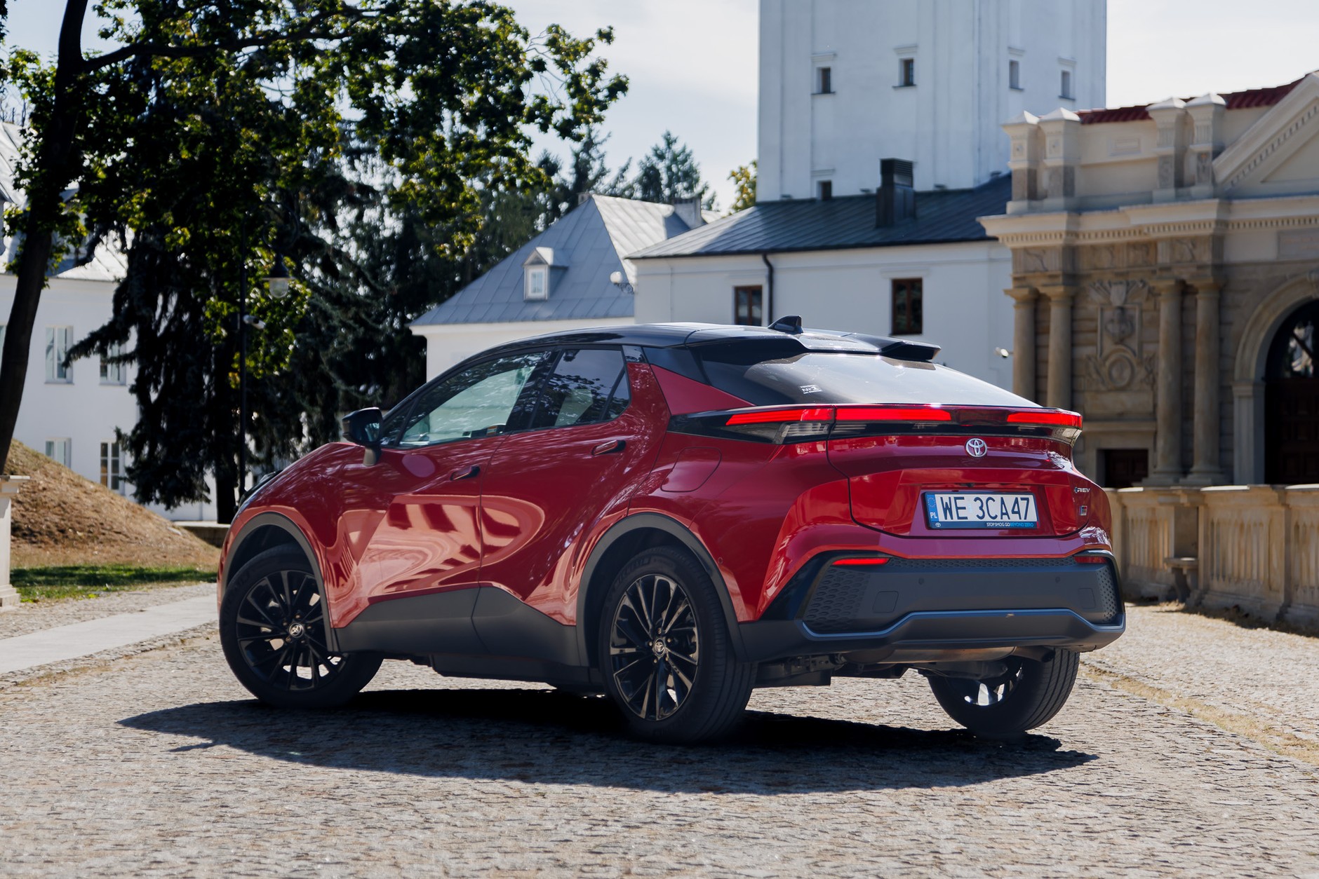 2024 Toyota C-HR PHEV