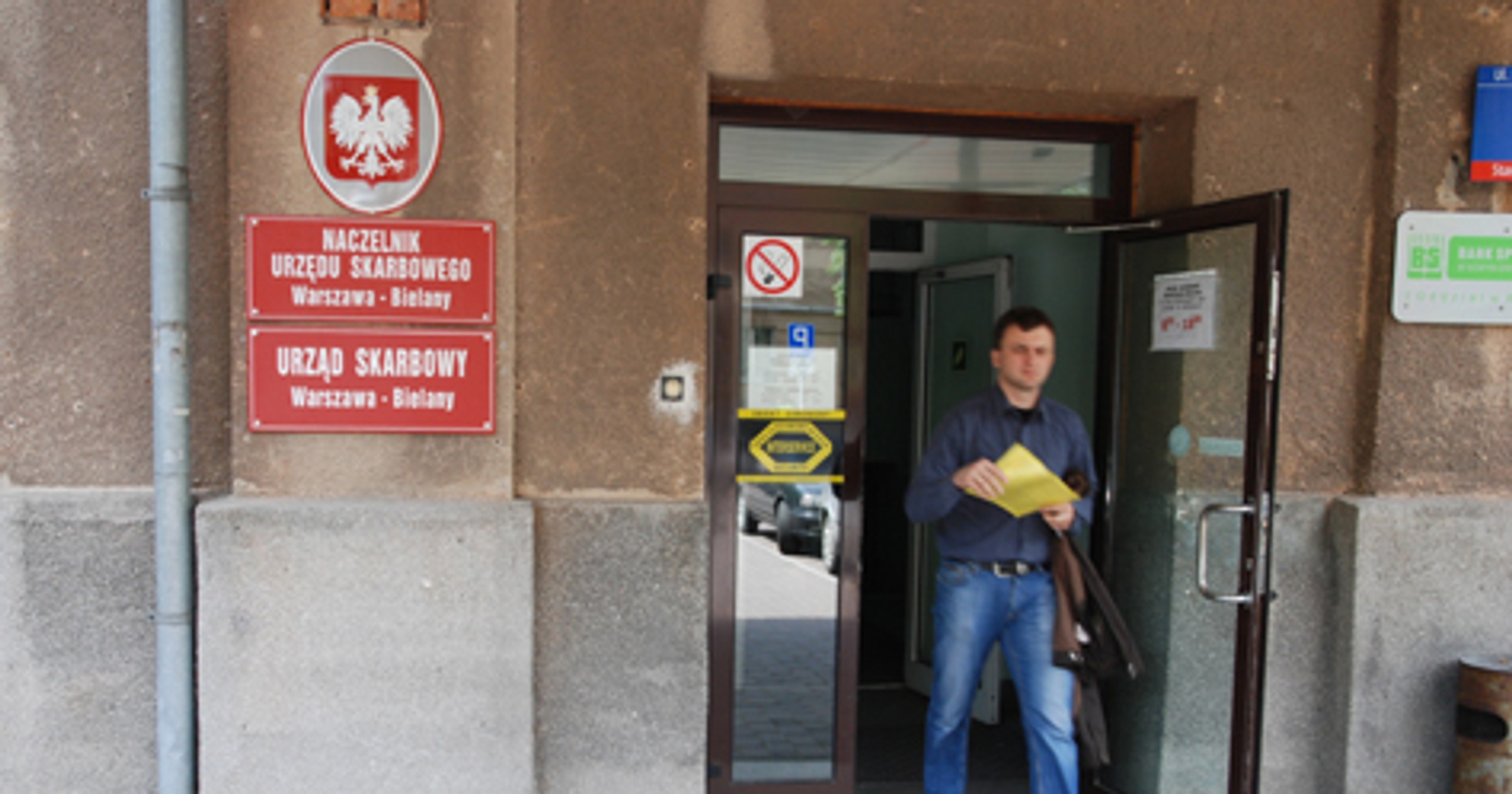 Jak to załatwić? Opłaty za auto w spadku