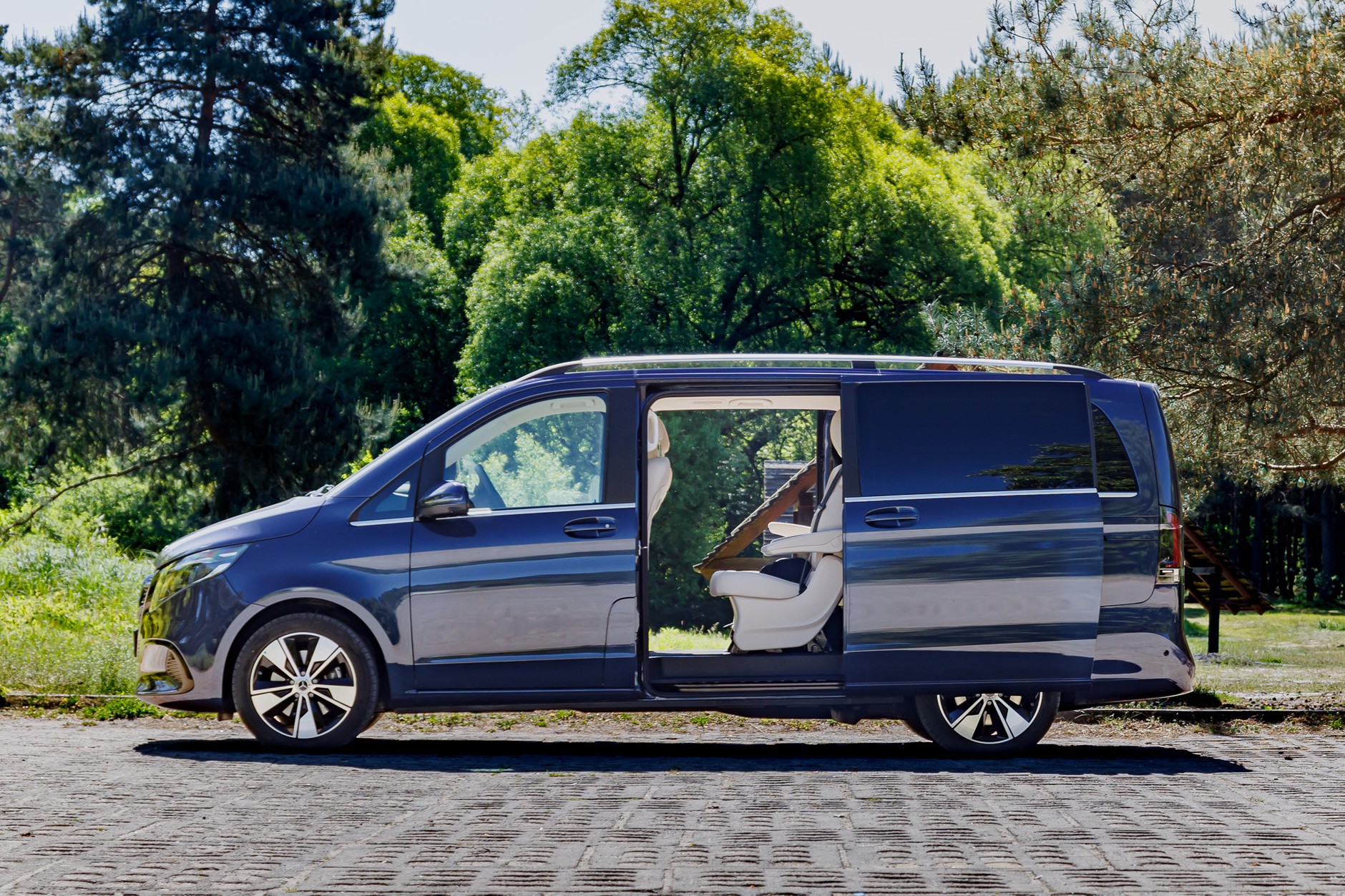 2024 Mercedes V300d