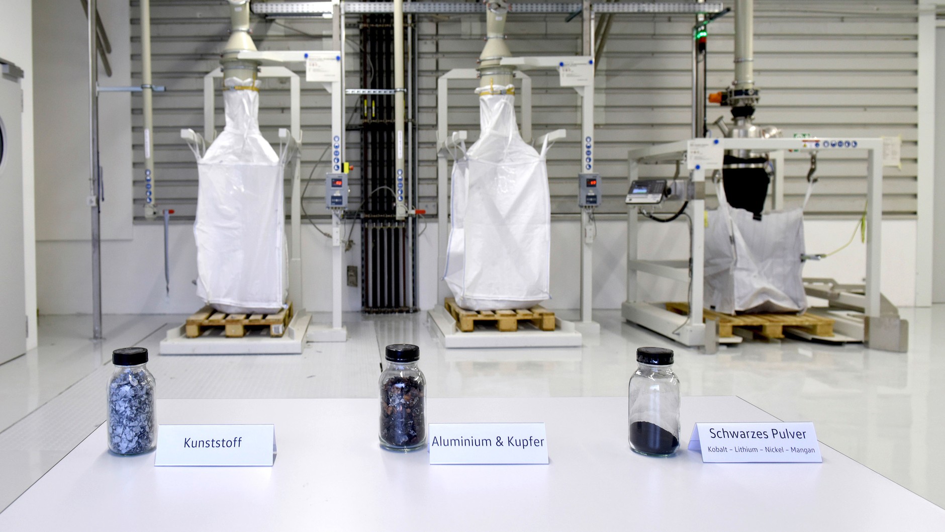 Surowce odzyskane z akumulatora MEB