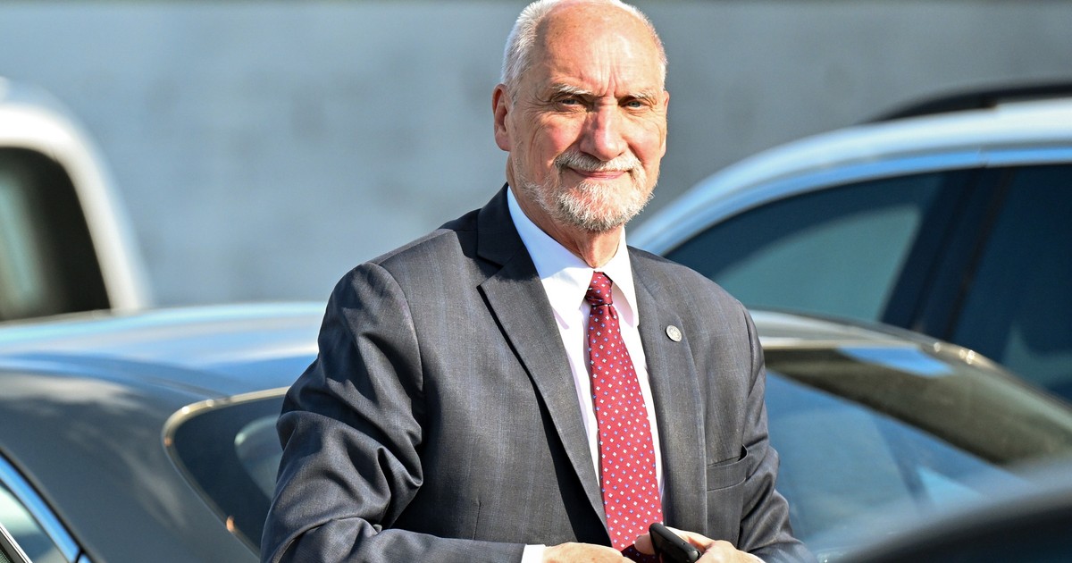  Czy Antoni Macierewicz może prowadzić auto mimo przekroczenia limitu punktów? ANALIZA