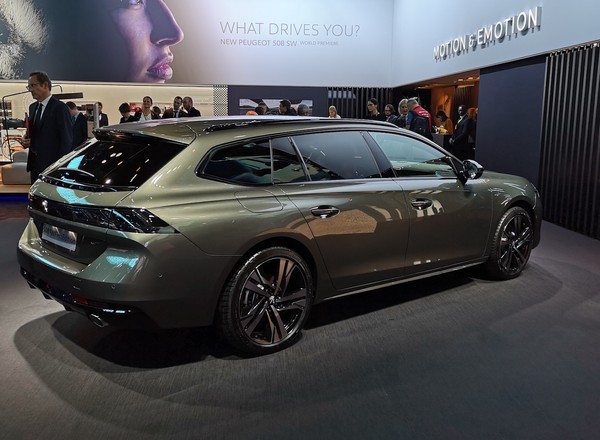 Peugeot w Paryżu – trzy ważne premiery