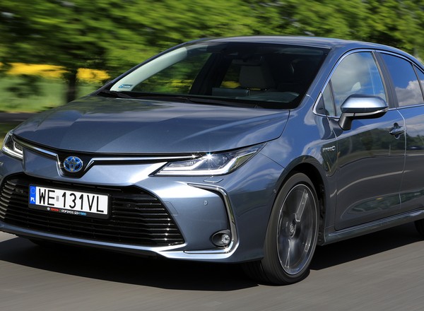 Tajniacy w Toyotach, czyli wielkie zakupy nieoznakowanych radiowozów