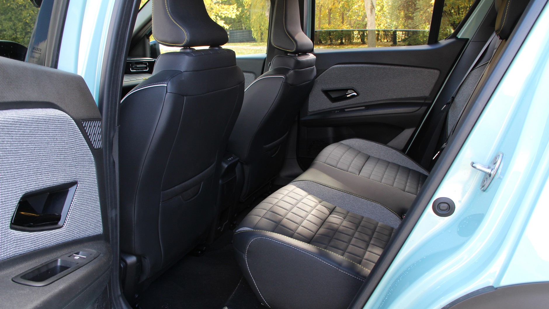 Renault 4 E-Tech Iconic