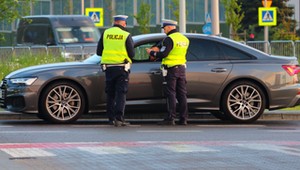 "Rutynowa kontrola" na drodze. Kiedy policjanci mają prawo nas zatrzymać?