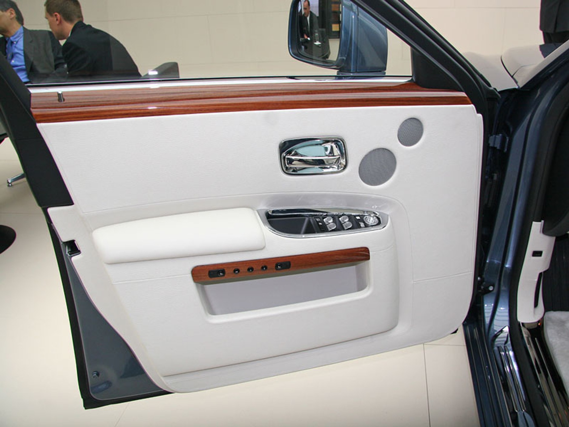 IAA Frankfurt 2009: Rolls-Royce Ghost – pierwsze wrażenia (fotogaleria)