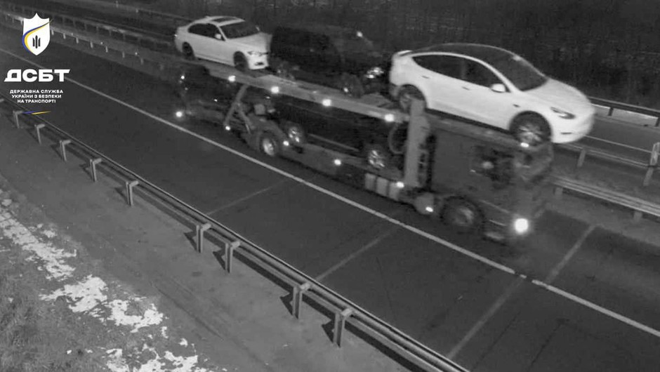Zdjęcie autotransportera z punktu pomiaru