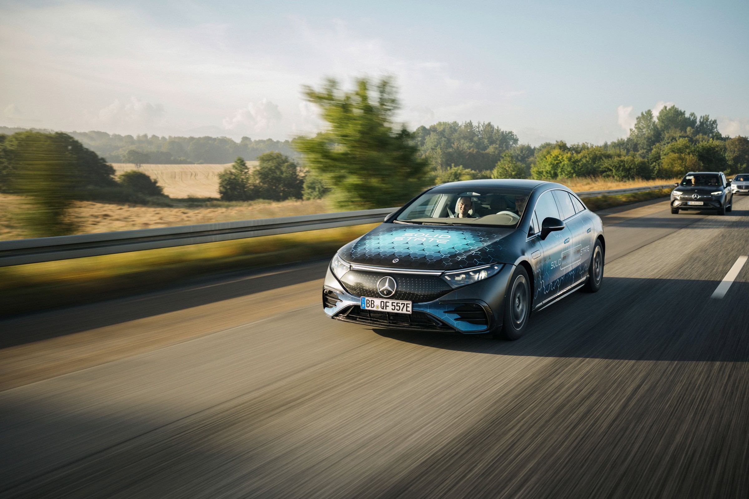 Mercedes EQS z przełomową baterią półprzewodnikową. 1205 km na jednym ładowaniu