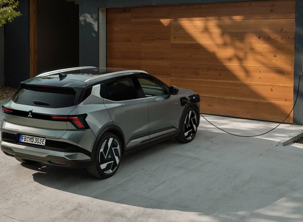 Mitsubishi Eclipse Cross zmienił się nie do poznania. Ma zupełnie nowy napęd