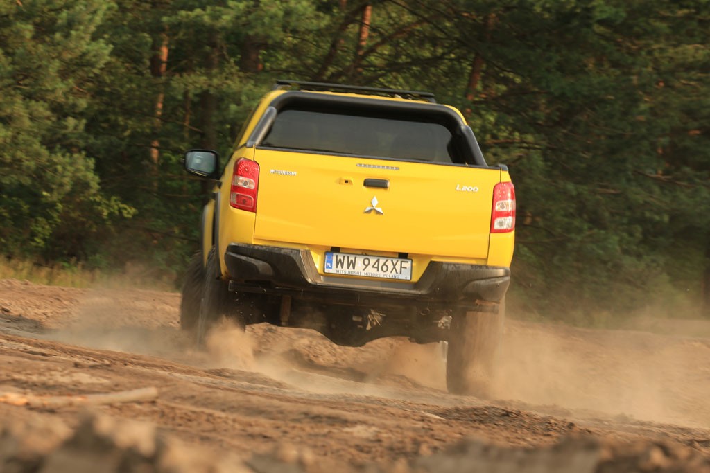 Mitsubishi L200 Monster - potwornie pracowity