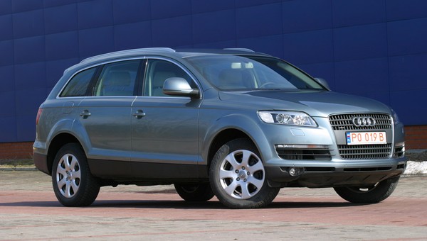 Paweł Kukiz jeździ Audi Q7 z 2009 r. Co to za auto?