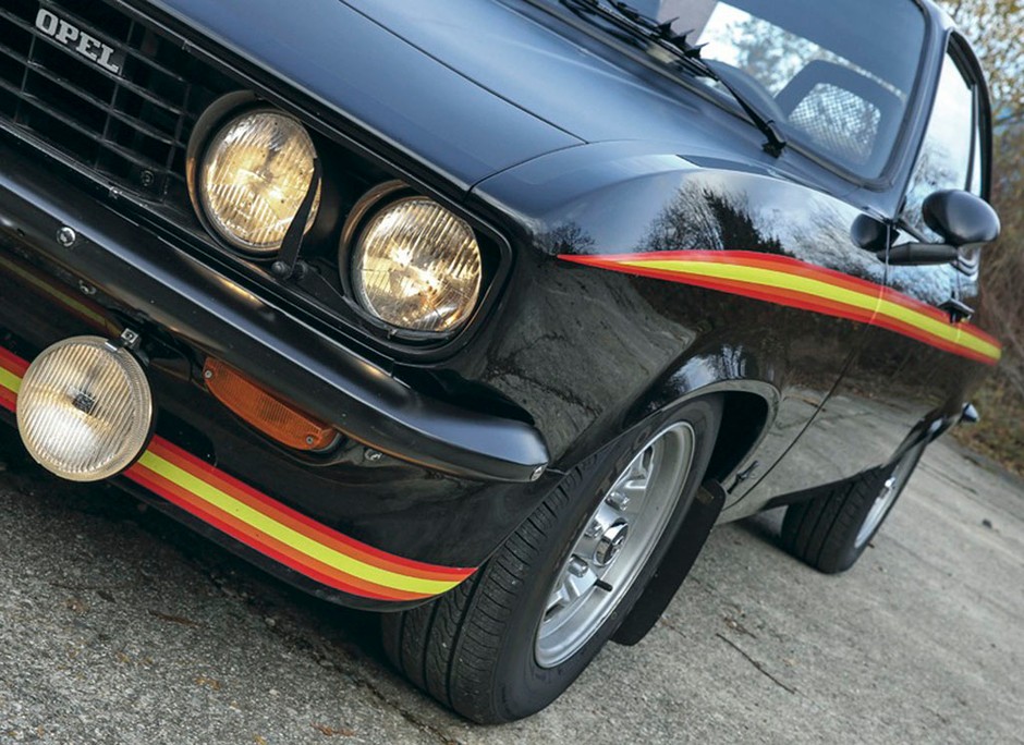 Opel Manta Black Magic - nie tylko dla młodzieży