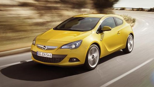 Frankfurt 2011: Opel Astra GTC coupe dla rodziny