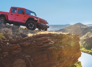 Jeep Gladiator – teren jest jego areną