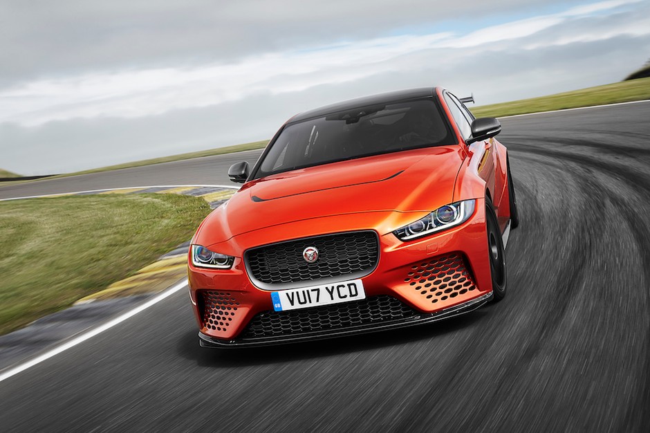 Jaguar XE SV 8