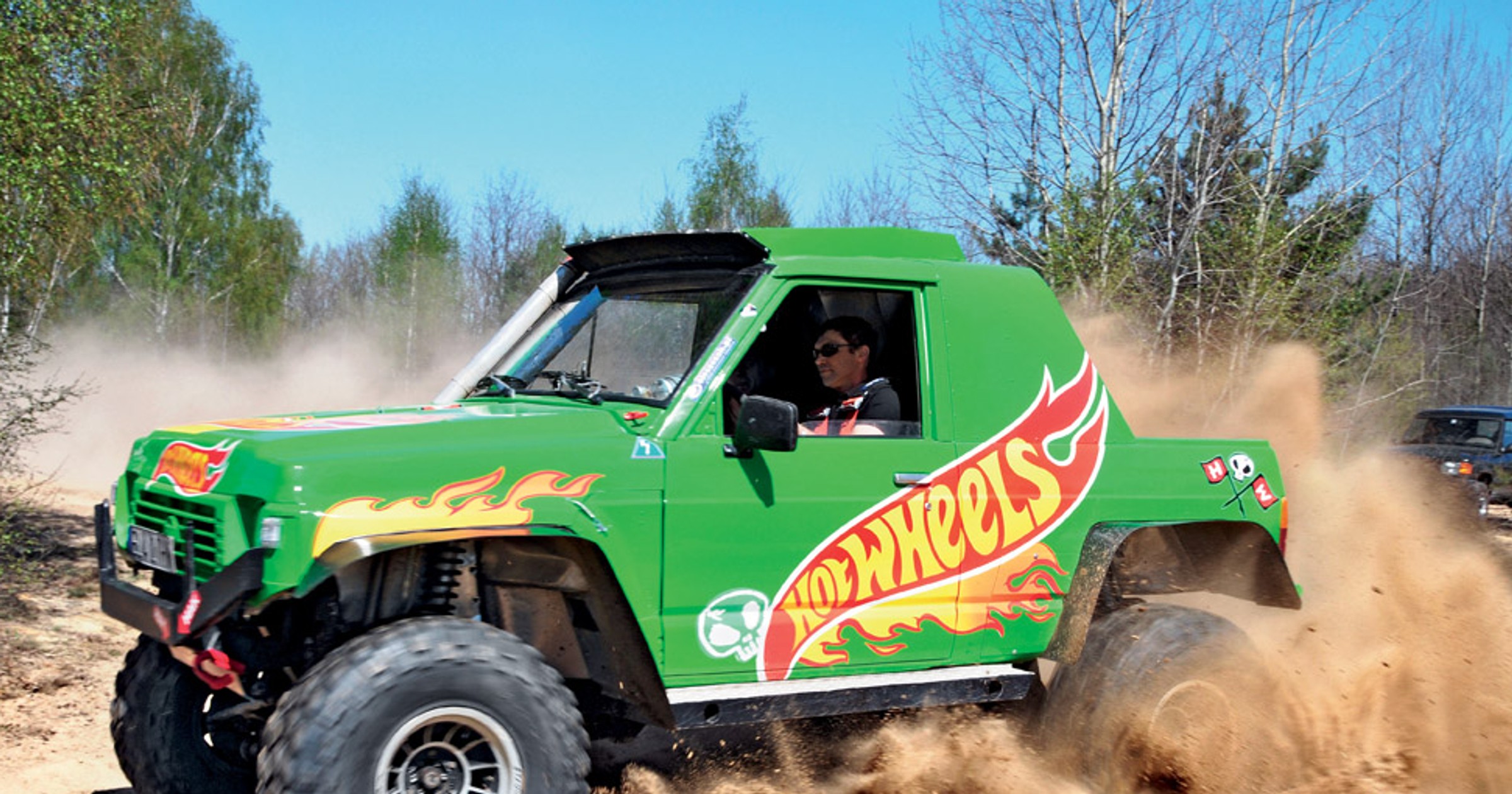 Nissan Patrol teamu Hot Wheels