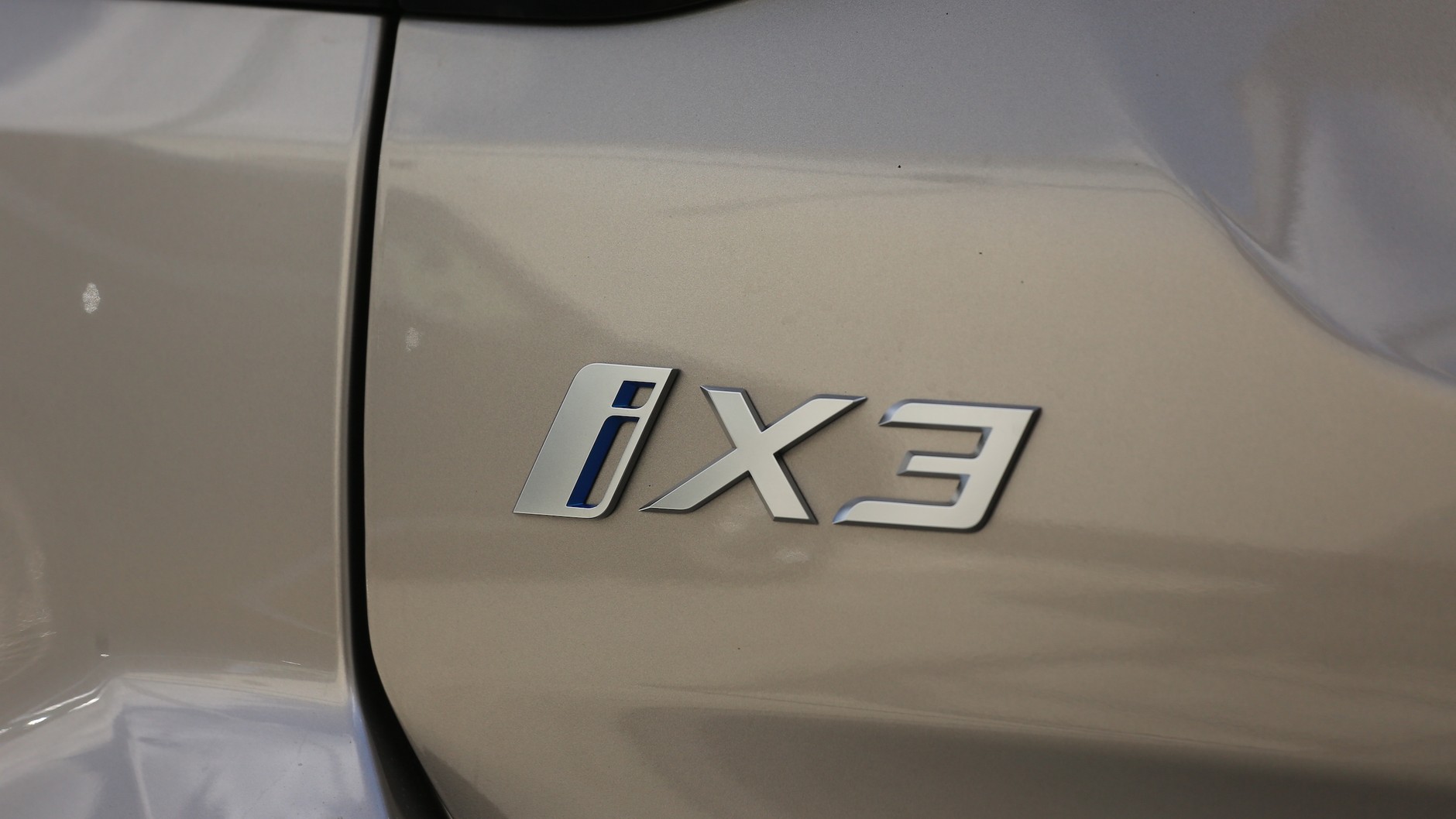 BMW iX3