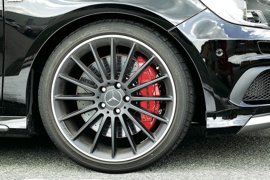 Mercedes A 45 AMG