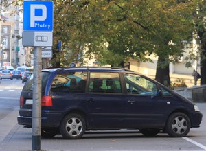 Nie będzie dyskryminacji w opłatach za parkowanie w Krakowie? WSA uznał skargę RPO