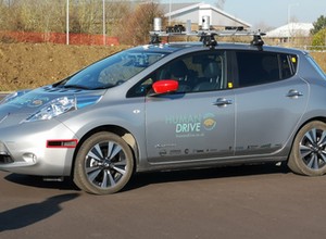 Jeździliśmy autonomicznym Nissanem Leaf, czyli kierowca ma wolne