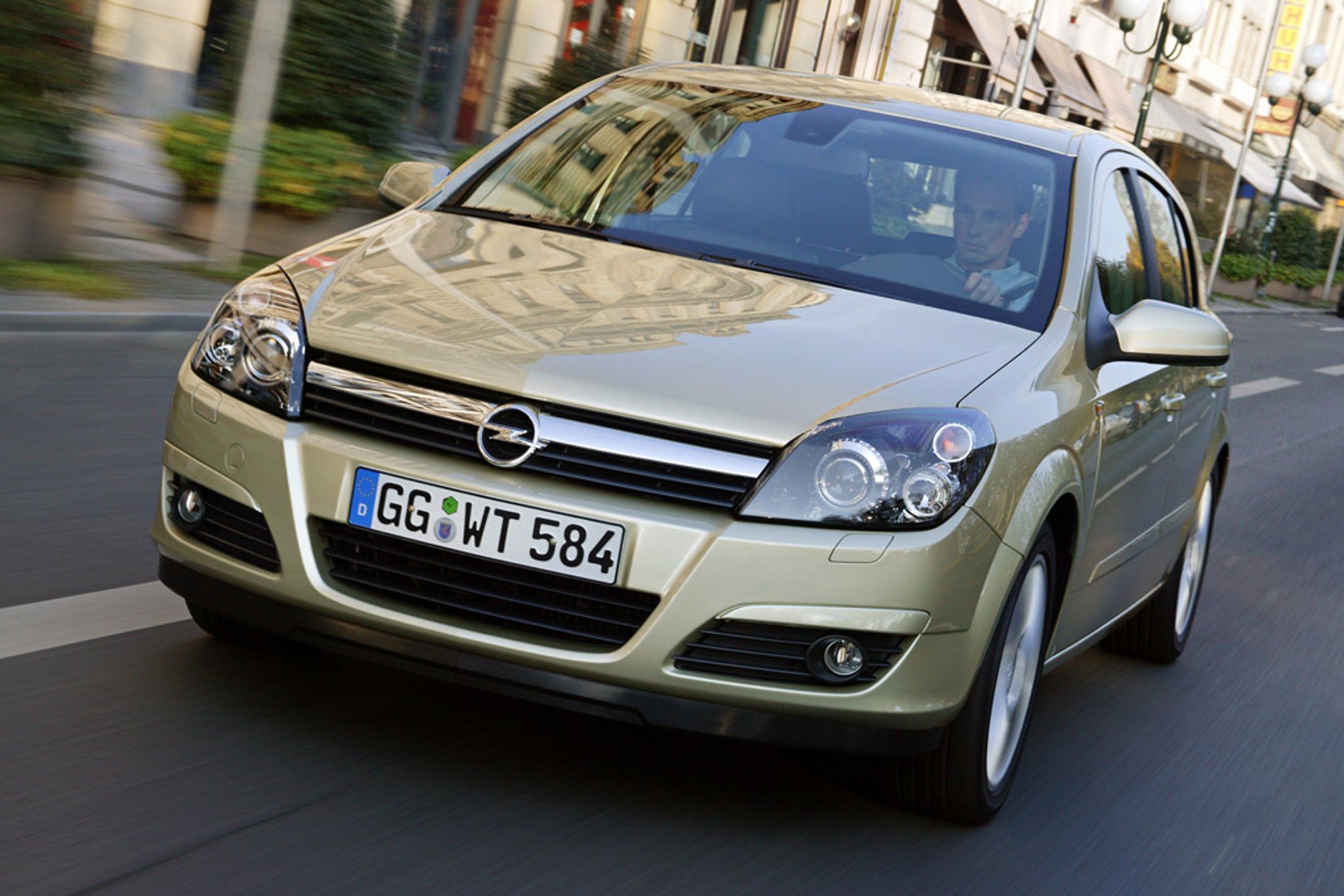 Opel Astra III: lepszy benzyniak 1.6 czy diesel 1.7?