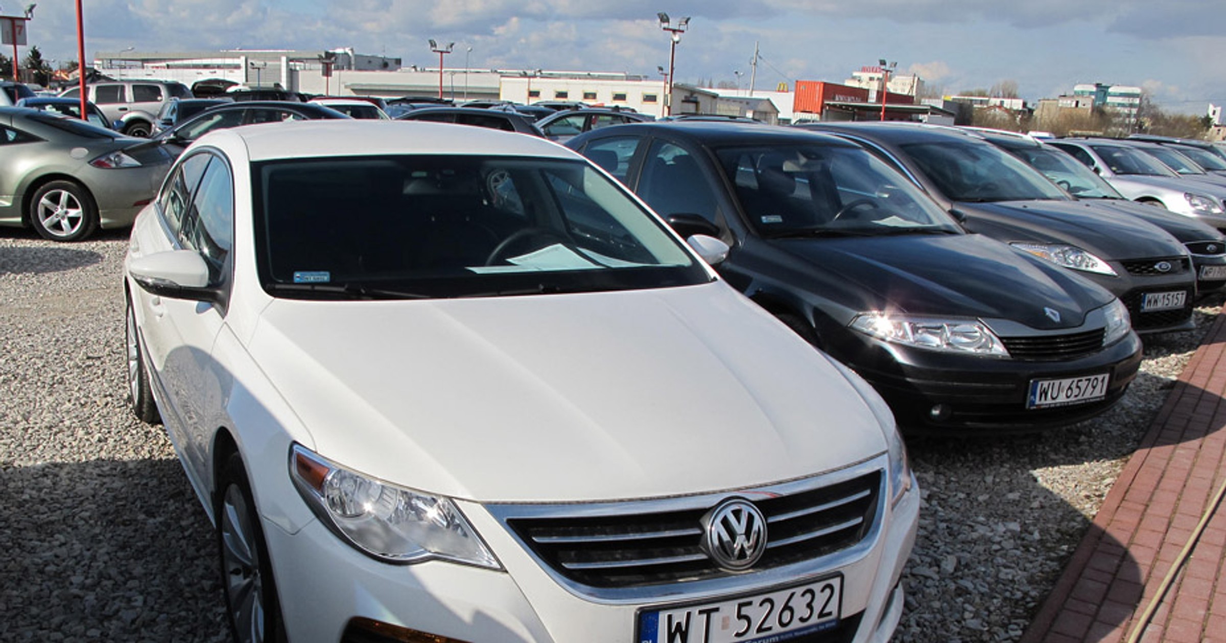 Szukamy aut z ogłoszenia: Passat CC bez przebiegu ale bity 