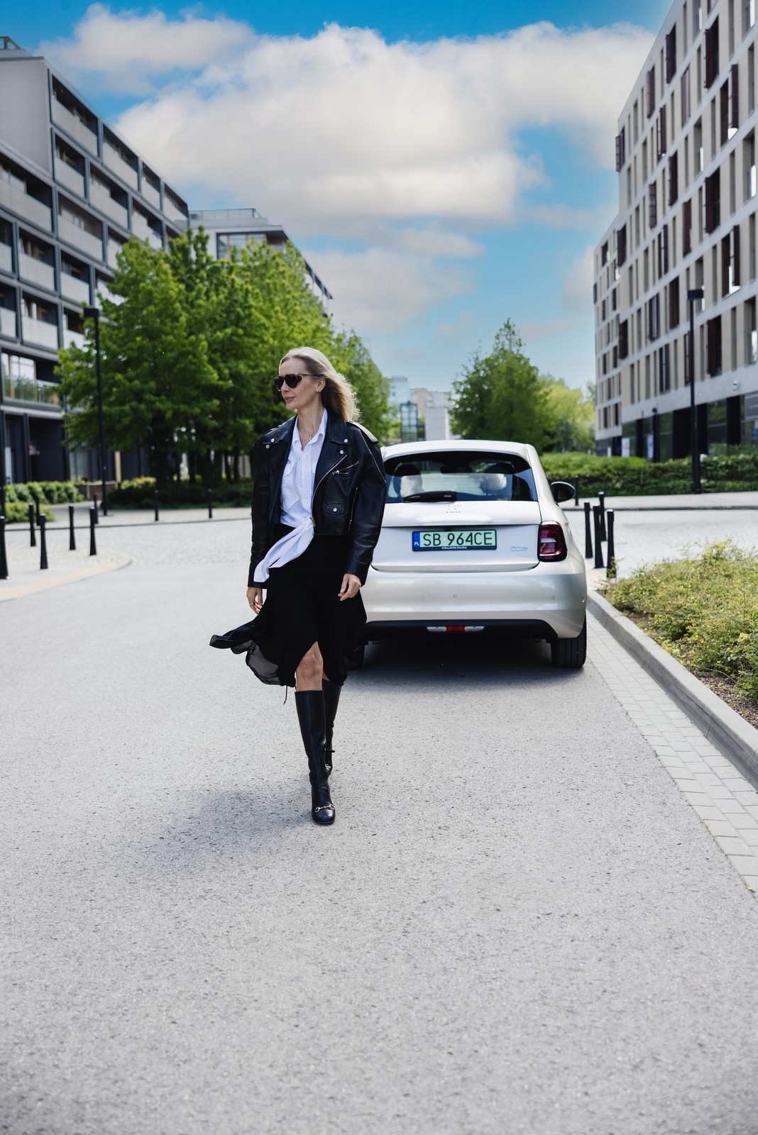 Agnieszka Woźniak-Starak we Fiacie 500e Giorgio Armani