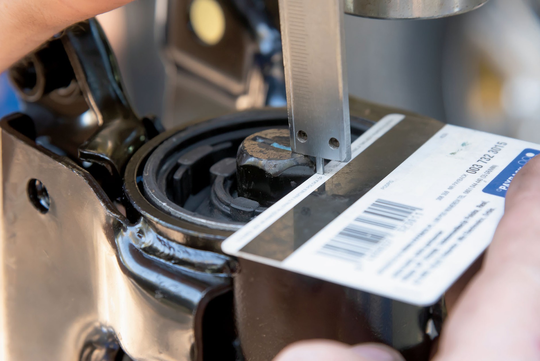 Wahacze - jak usunąć luzy w zawieszeniu?