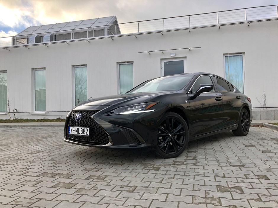 Lexus ES 300h F Sport Edition
