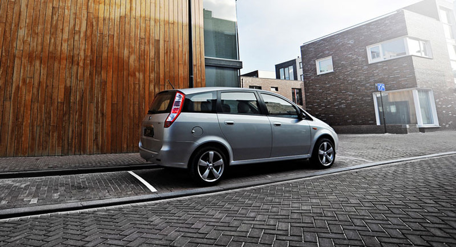 Czy Landwind CV9 zrobi karierę w Europie?