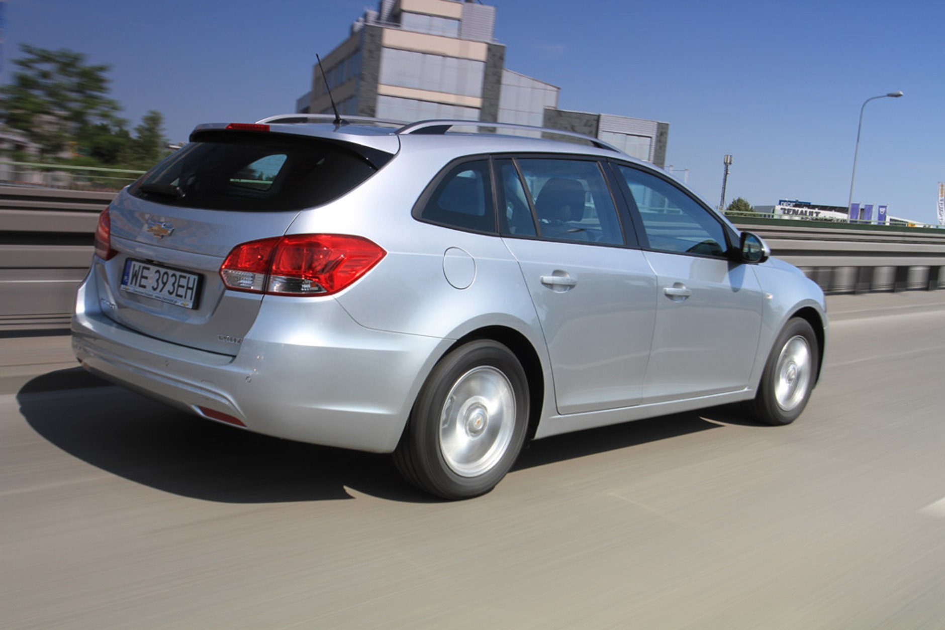 Chevrolet Cruze kombi kontra Ford Focus i Skoda Octavia: które kompaktowe kombi jest najlepsze