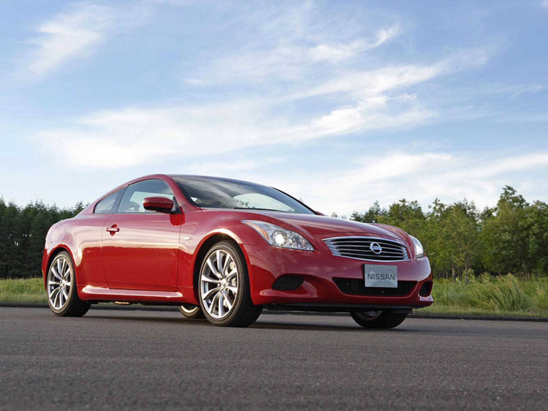 Nissan Skyline wchodzi na japoński rynek